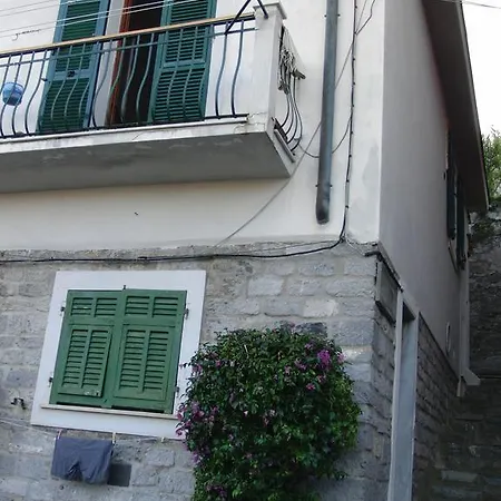 In San Lorenzo Porto Venere