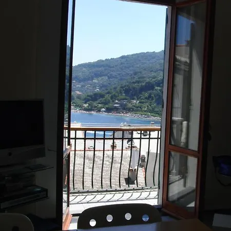 In San Lorenzo Porto Venere