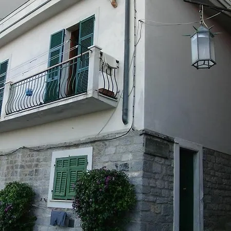 In San Lorenzo Porto Venere
